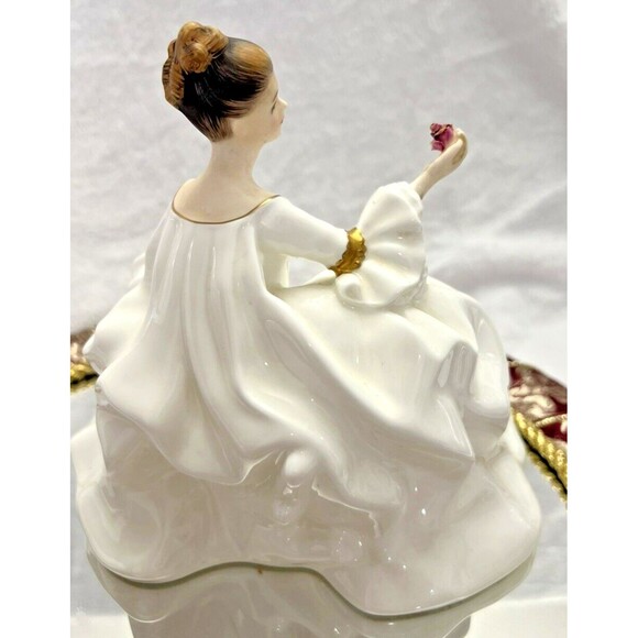 Vintage Royal Doulton My Love Figure H.N. 2339-1965 - Picture 4 of 13